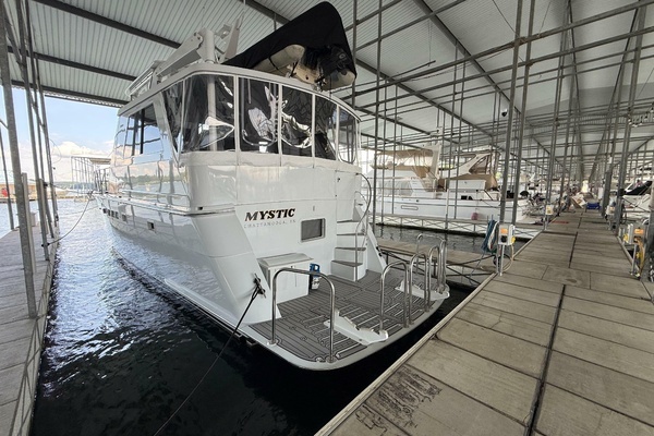 1998 Hatteras 59