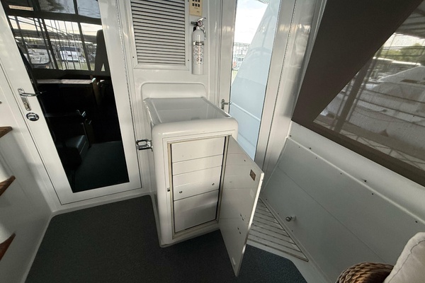 59ft Hatteras Yacht For Sale