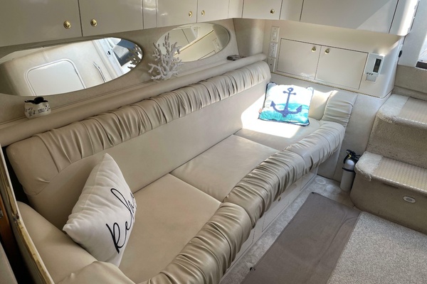 33ft Sea Ray Yacht For Sale