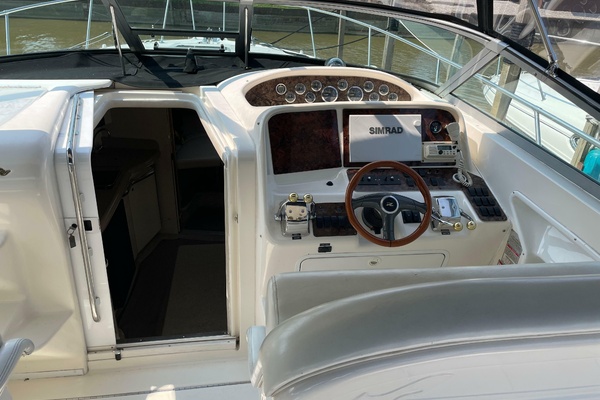 33ft Sea Ray Yacht For Sale