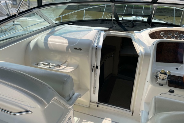 33ft Sea Ray Yacht For Sale