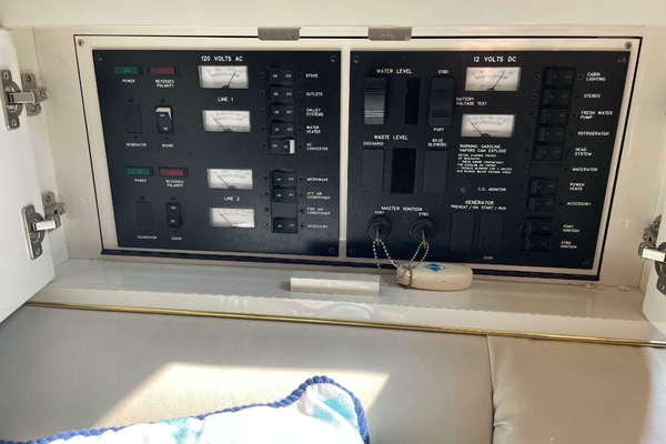 33ft Sea Ray Yacht For Sale