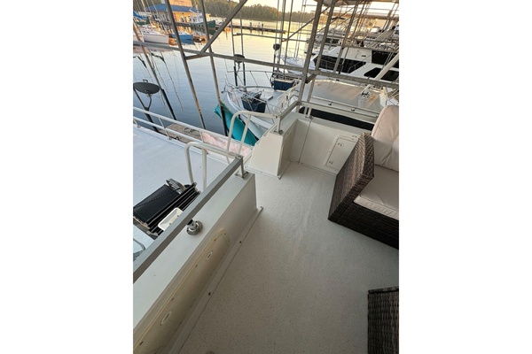 Fluid Decision 50ft Gibson Yacht For Sale