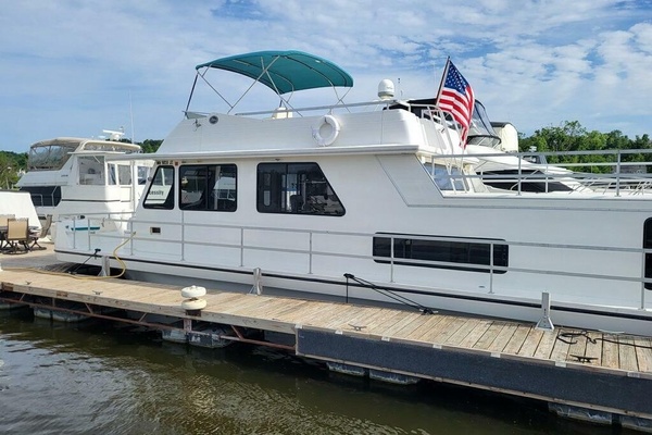Fluid Decision 50ft Gibson Yacht For Sale