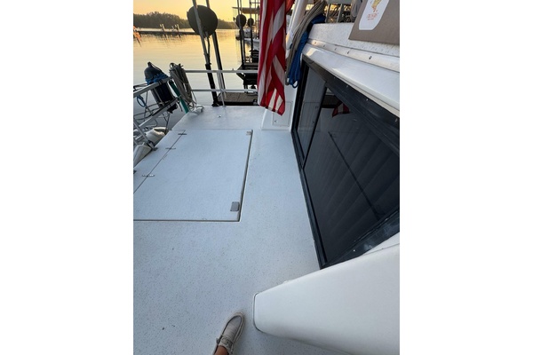 Fluid Decision 50ft Gibson Yacht For Sale