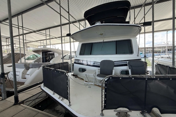 Photo of the 1995 Harbor Master 52 Wide Body