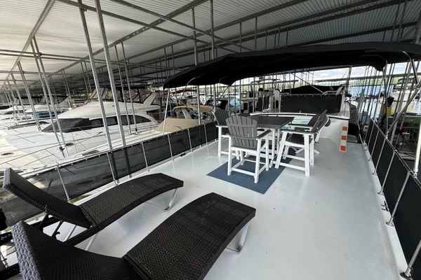 Photo of the 1995 Harbor Master 52 Wide Body
