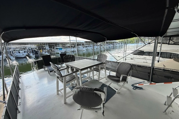 Photo of the 1995 Harbor Master 52 Wide Body