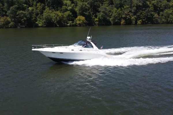 33ft Sea Ray Yacht For Sale