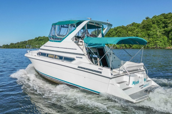 Stephanie s Delight 38ft Carver Yacht For Sale