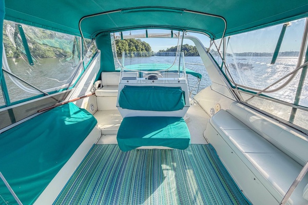 Stephanie s Delight 38ft Carver Yacht For Sale
