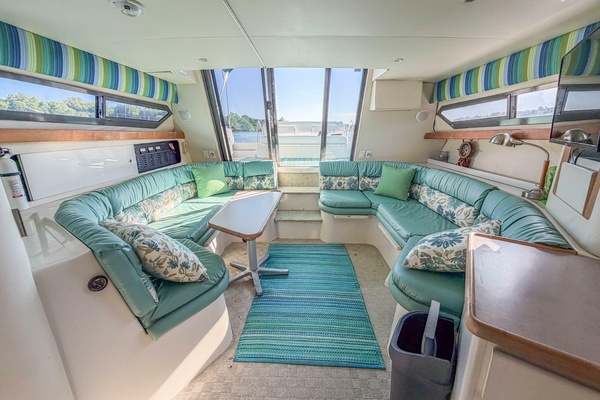 Stephanie s Delight 38ft Carver Yacht For Sale