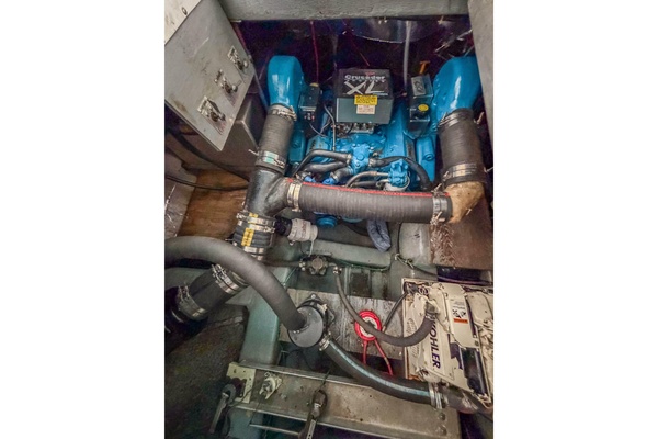 Stephanie s Delight 38ft Carver Yacht For Sale