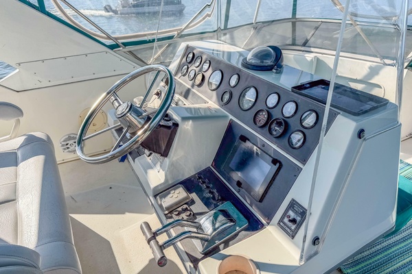 Stephanie s Delight 38ft Carver Yacht For Sale