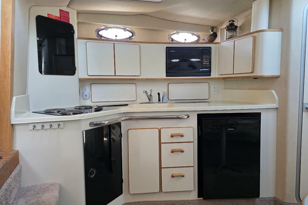 37ft Sea Ray Yacht For Sale