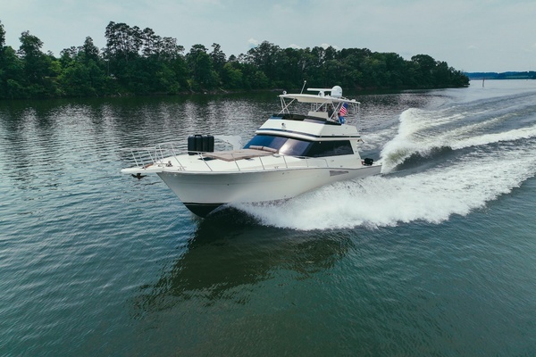 Photo of the 1990 Viking 53 Convertible "Lay A Wake"