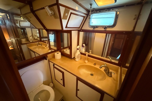 40ft Heritage East Yacht For Sale