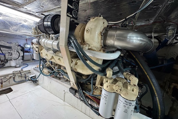 Buddy Davis 47 Convertible Yacht For Sale