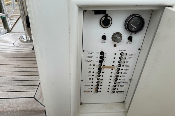 Buddy Davis 47 Convertible Yacht For Sale
