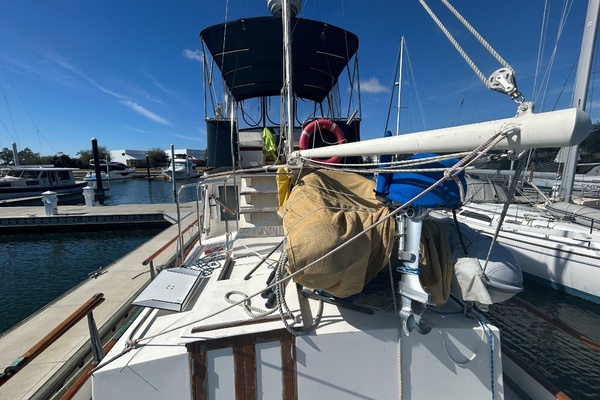 Gump Stump 36ft Grand Banks Yacht For Sale