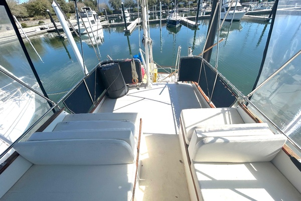 Gump Stump 36ft Grand Banks Yacht For Sale