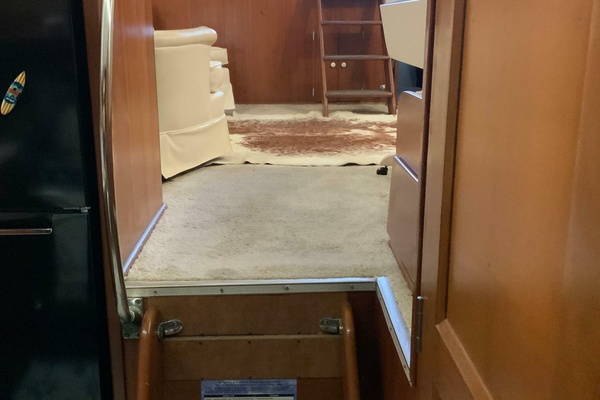 WEY PASS DUE III 41ft Hatteras Yacht For Sale