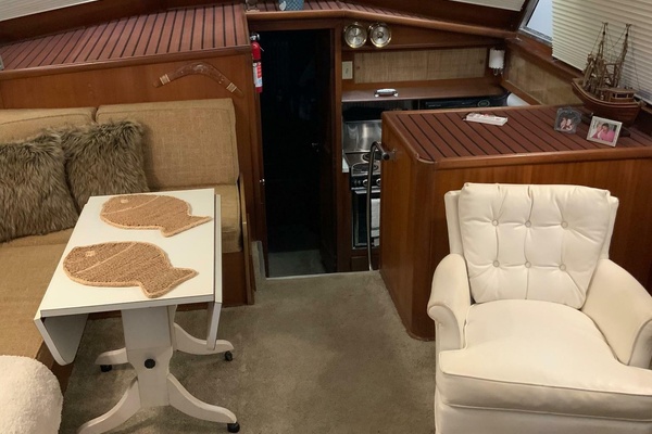 WEY PASS DUE III 41ft Hatteras Yacht For Sale