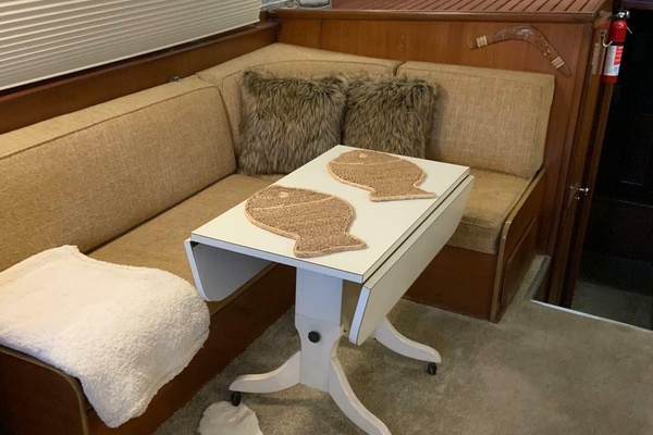 WEY PASS DUE III 41ft Hatteras Yacht For Sale