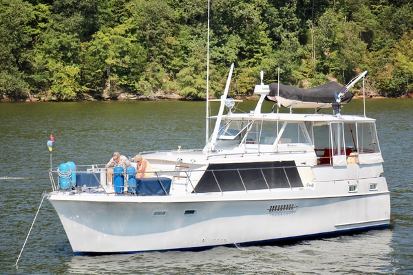 WEY PASS DUE III 41ft Hatteras Yacht For Sale