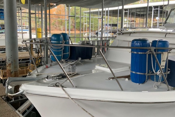 WEY PASS DUE III 41ft Hatteras Yacht For Sale
