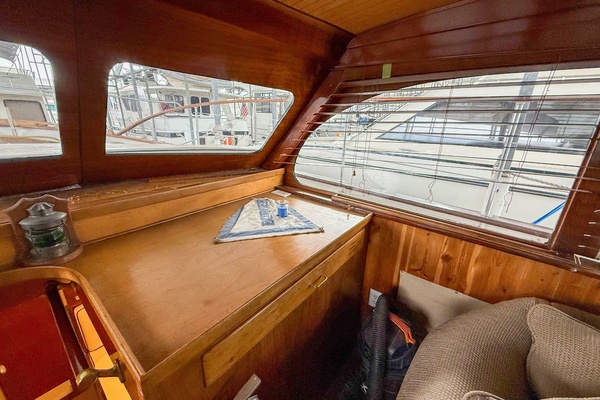 Hi Lady 60ft Burger Yacht For Sale