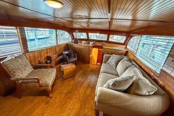 Hi Lady 60ft Burger Yacht For Sale