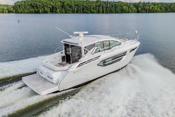 2023 Cruisers Yachts 42 Cantius