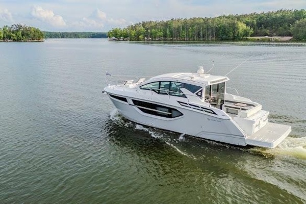 43ft Cruisers Yachts Yacht For Sale