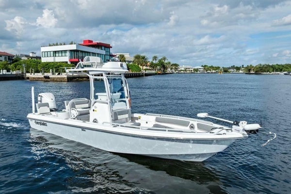 24-ft-Everglades-2023-243 Center Console- Fort Lauderdale Florida United States  yacht for sale