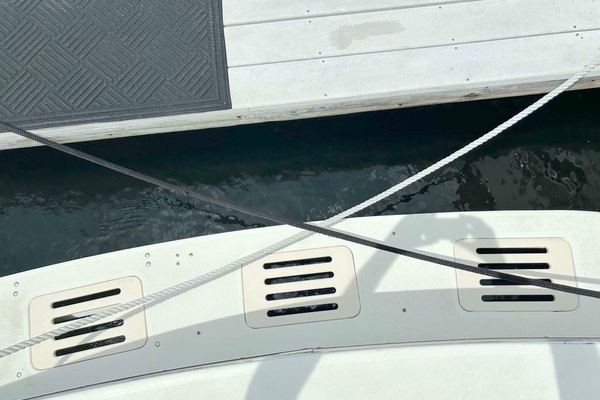 SLOW M OCEAN 36ft Hatteras Yacht For Sale