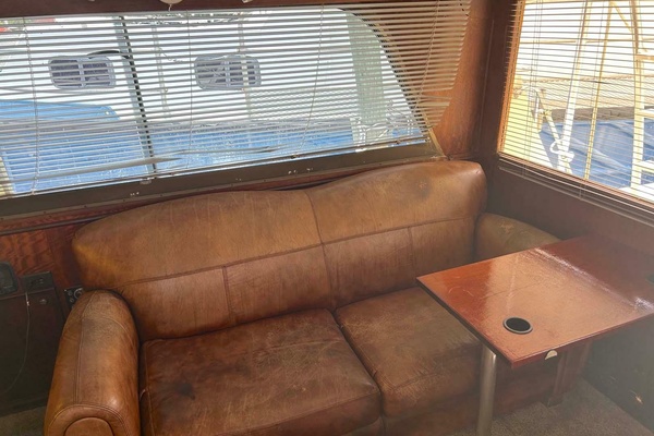SLOW M OCEAN 36ft Hatteras Yacht For Sale