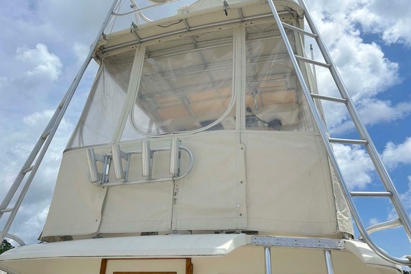 SLOW M OCEAN 36ft Hatteras Yacht For Sale