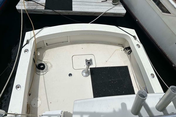 SLOW M OCEAN 36ft Hatteras Yacht For Sale