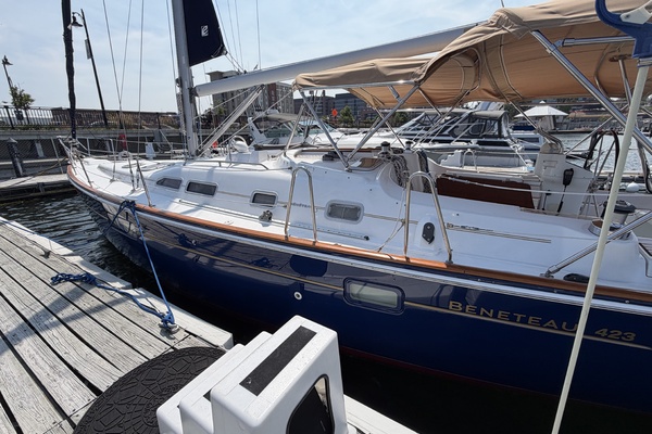 Adagio 42ft Beneteau Yacht For Sale