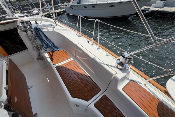Adagio 42ft Beneteau Yacht For Sale