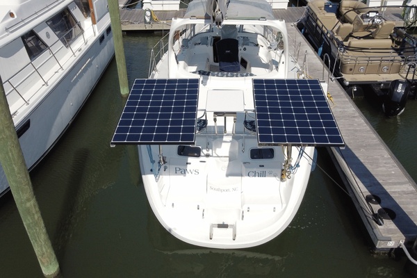 Paws  amp  Chill 42ft Hunter Yacht For Sale