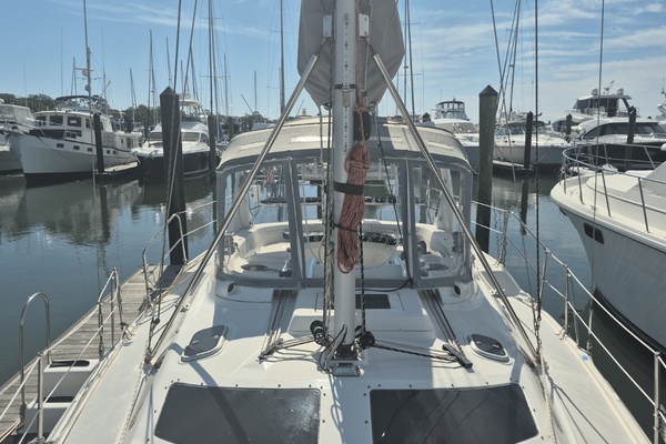 Paws  amp  Chill 42ft Hunter Yacht For Sale