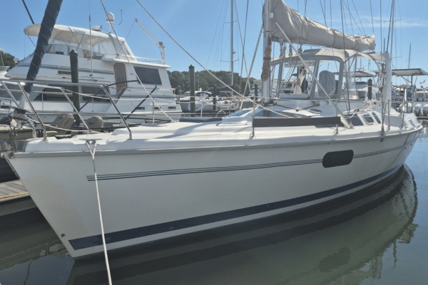 42-ft-Hunter-1998-420 Passage Center Cockpit-Paws & Chill Southport North Carolina United States  yacht for sale