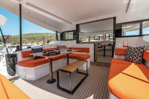 Annapolis ShowBoat 42ft Excess Yacht For Sale