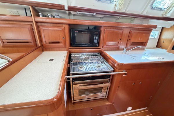 Perfect Day 3 42ft Beneteau Yacht For Sale