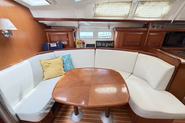 Perfect Day 3 42ft Beneteau Yacht For Sale