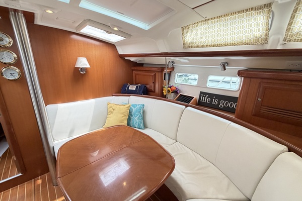 Perfect Day 3 42ft Beneteau Yacht For Sale