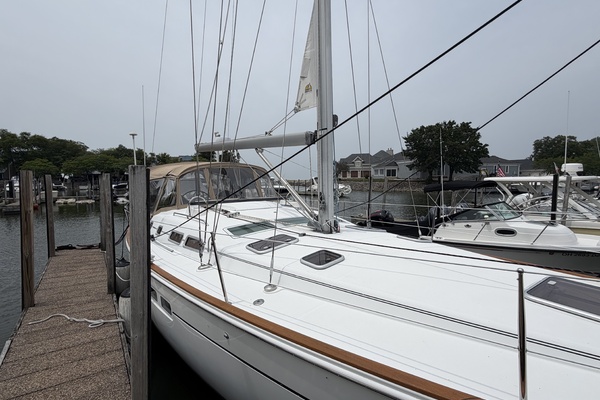 Perfect Day 3 42ft Beneteau Yacht For Sale