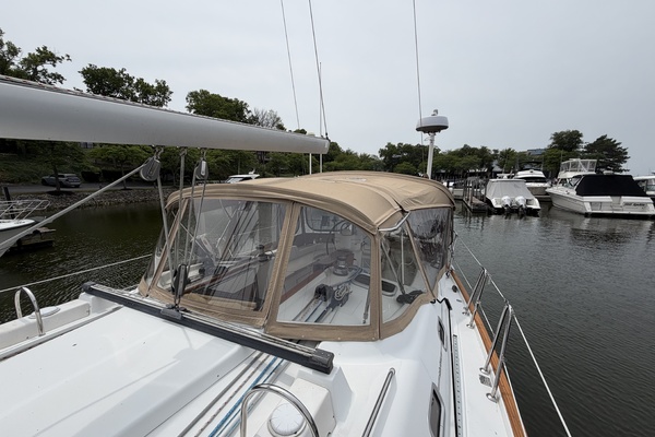 Perfect Day 3 42ft Beneteau Yacht For Sale